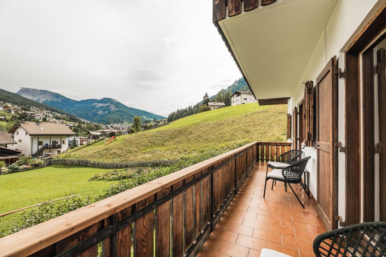 Chalet Scherlin Urtijëi Buitenkant foto